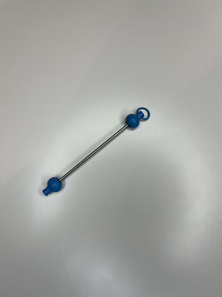 Pinne med fäste till nyckelring – Blå (9 cm) (st)