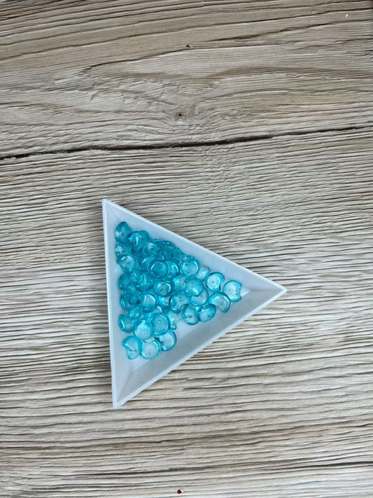 Glaspärla chip 7-8 mm, Turkos/Klar (10g)