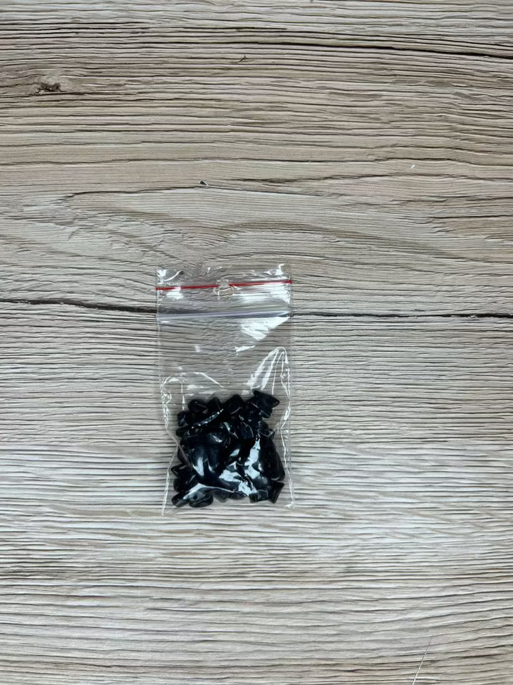 Syntetisk Sten Chip 5-10 mm, Svart (10g)