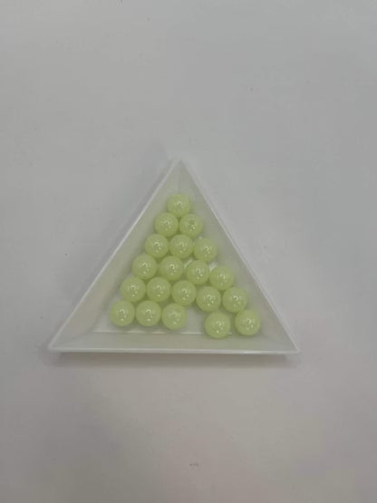 Akrylpärlor gröna lyser i mörkret, 8 mm (20 st)