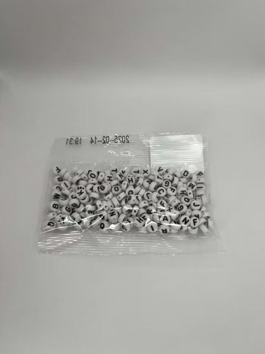 Bokstavspärlor 7,5 mm, Vit (250 st)