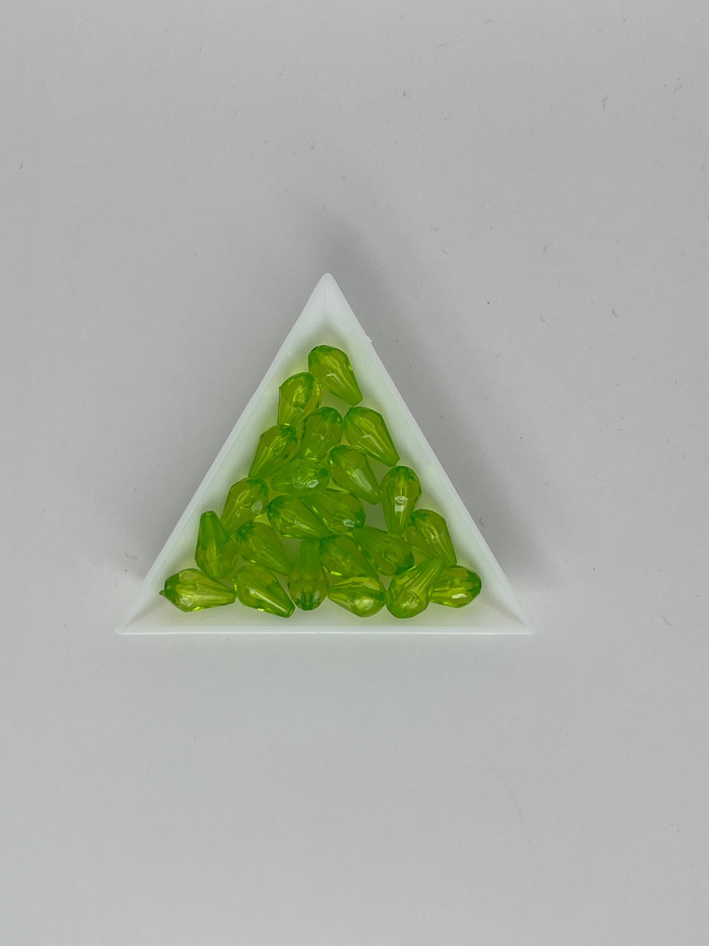 Gröna droppformade akrylpärlor, 8×13mm (50st)